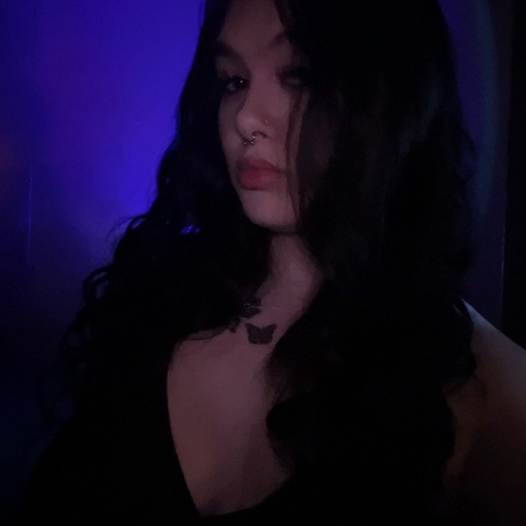 Meet your Posher, Ciara - Picture 1 of 1